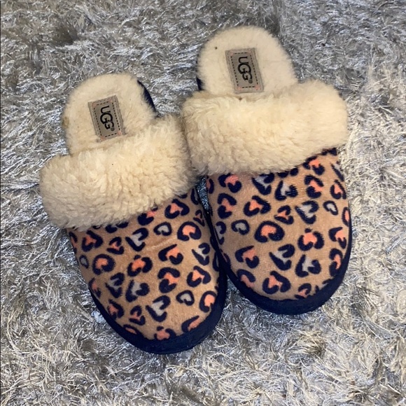 Ugh house shoes - Picture 2 of 2